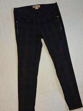 Democracy Skinny Jeans in Black Plaid Size 6. Has Some Stretch ,side Zippers
